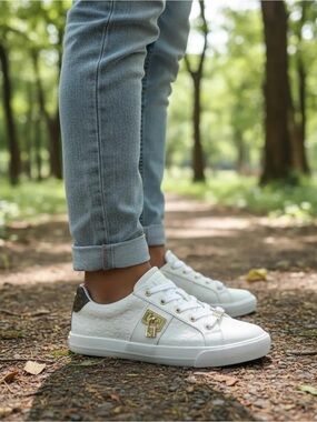 Guess GBG Original White Gold Lock Sneakers Sz 11 NWOB